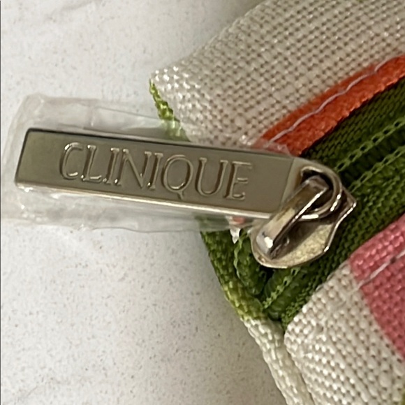 Super Cute Clinique Floral and Blue Lancome Cosmetic Bags New Never Used - Picture 4 of 12